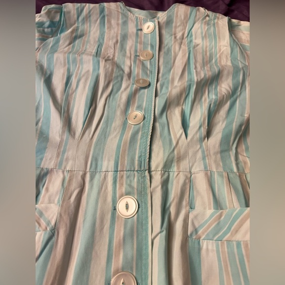 Beautiful vintage button down dress blue and white stripe - Picture 2 of 7